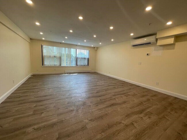 Foto del edificio - 1022 Commonwealth Ave