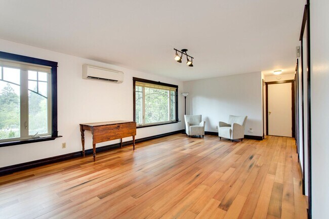 Foto del edificio - Charming House in Multnomah Village