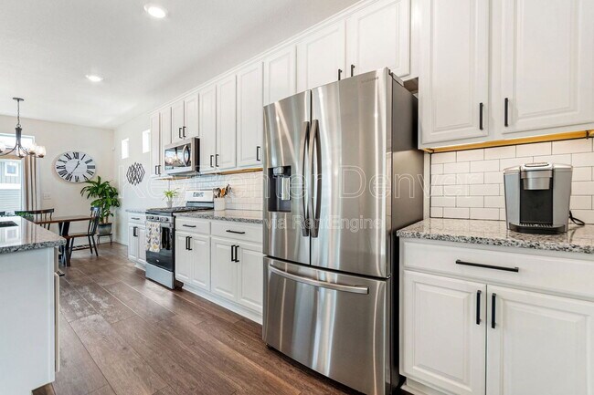 Foto del edificio - 10145 Zeno St