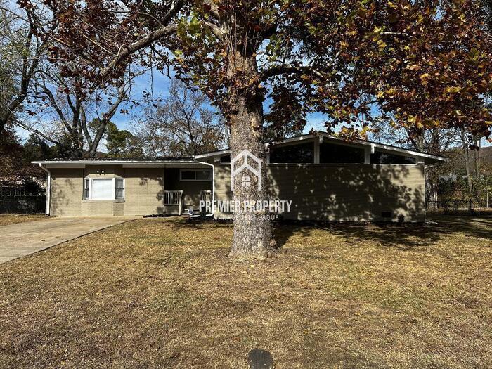 Foto principal - 2322 Rodgers Dr NE - FIRST MONTH'S RENT FREE!