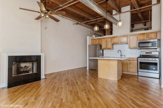 Building Photo - 550 W Harrison St