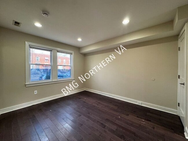 Building Photo - 3351 Clay Pl NE