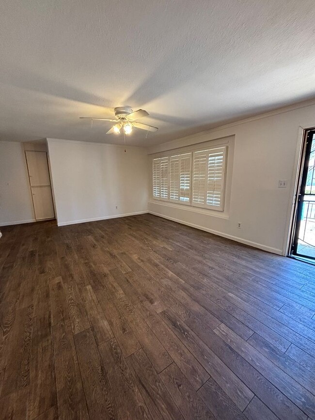 Building Photo - 4122 Aragon Dr