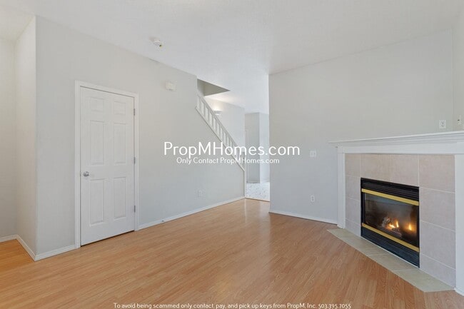 Building Photo - Three Bedroom Home in Aloha w/ Forest Like Surrounding!