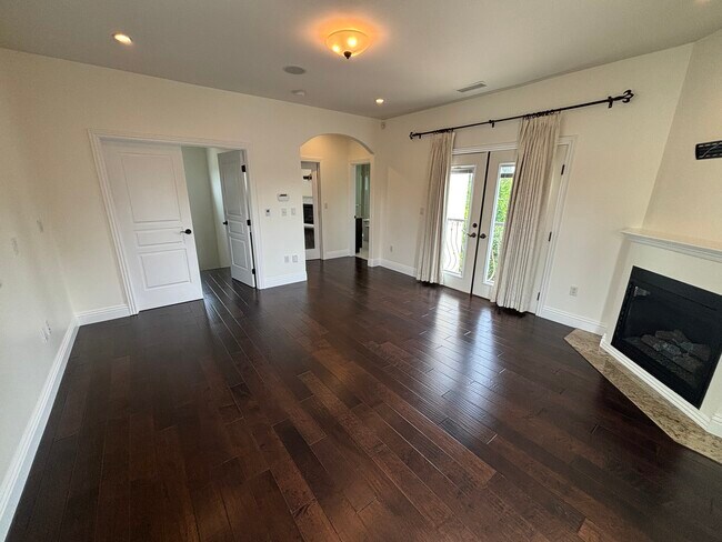 Primary Bedroom - 5960 Balcom Ave