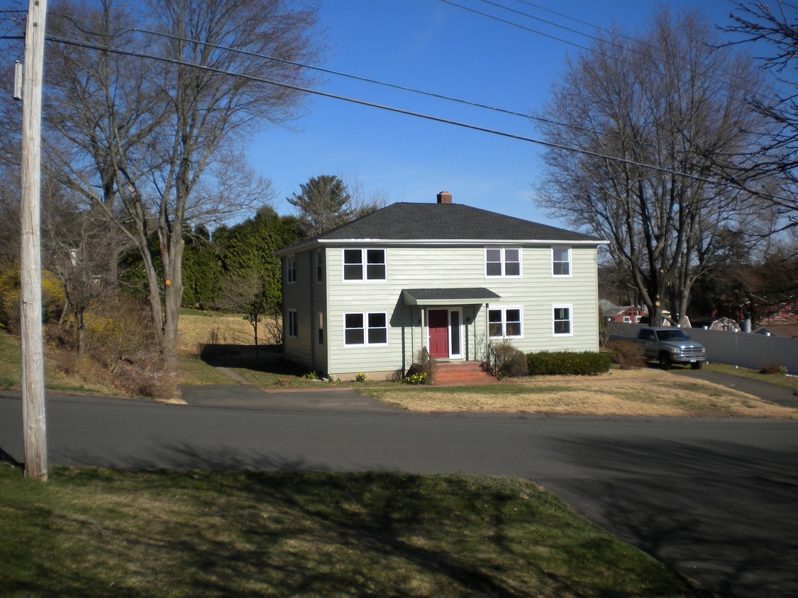 Primary Photo - 18 Geissler Dr