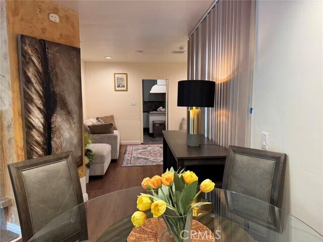 Foto del edificio - 2500 Benedict Canyon Drive