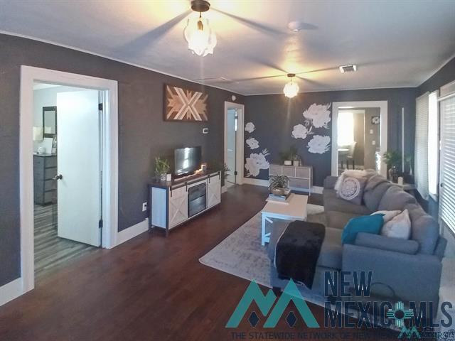 Foto del edificio - 1900 Axtell St