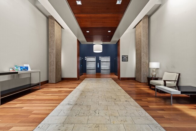 Foto del edificio - 1209 N Charles St