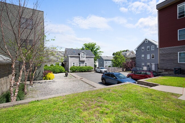 Foto del edificio - 14 Trenton St