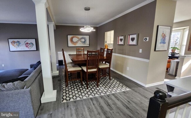 Building Photo - 44000 Kings Arms Square