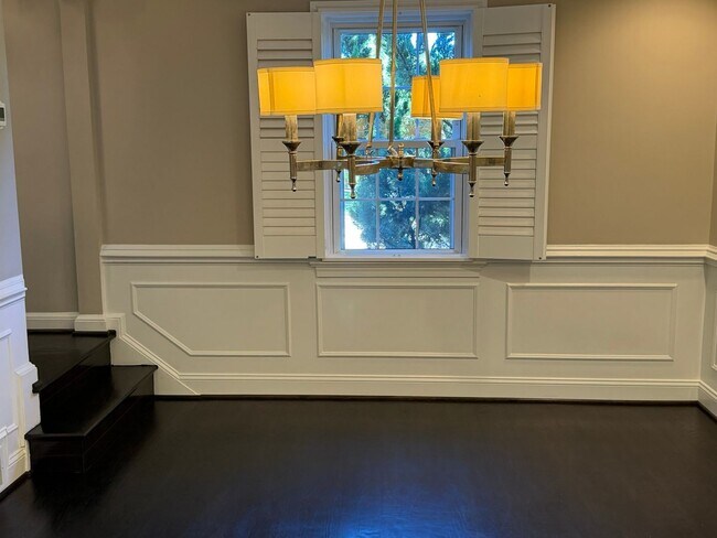 Foto del edificio - Stunning Home, Great Location, and More!