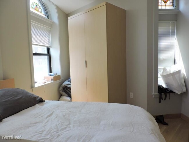Building Photo - 1 br, 1 bath Apartment - 114 Mount Auburn St