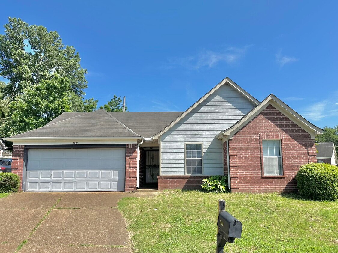 Primary Photo - 1090 Cambrain Dr