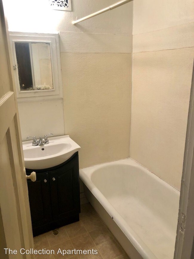 Building Photo - 732-740 18th St