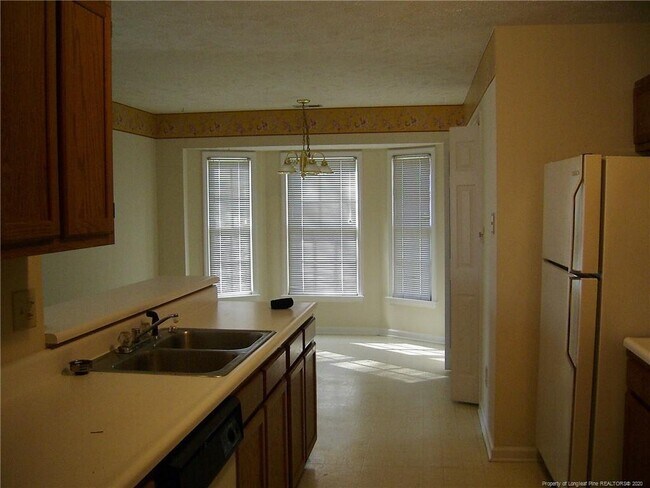 Foto del edificio - 5786 Bear Creek Cir