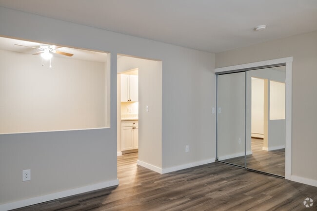 1BR, 1BA - Luxury - 730SF - Cornerstone Townhomes