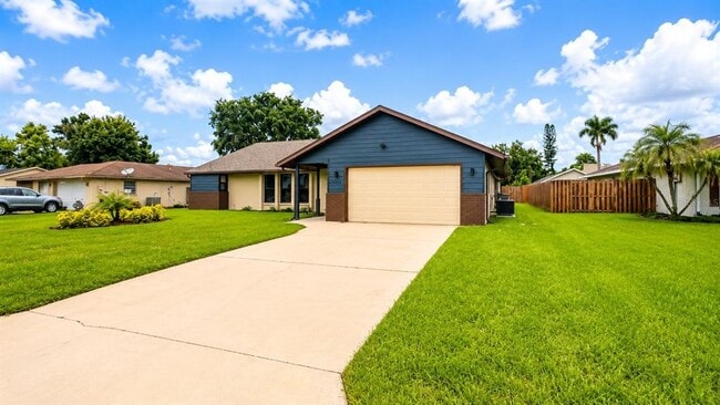 Building Photo - 1526 Georgetowne Ln