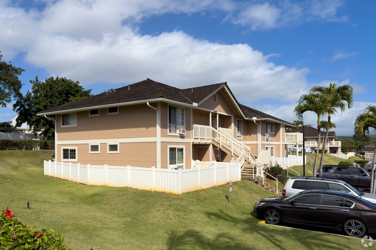 Cliff Side Villages Apartments in Waipahu, HI