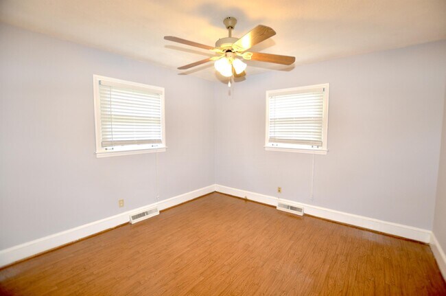 Building Photo - 4120 Leeds Dr