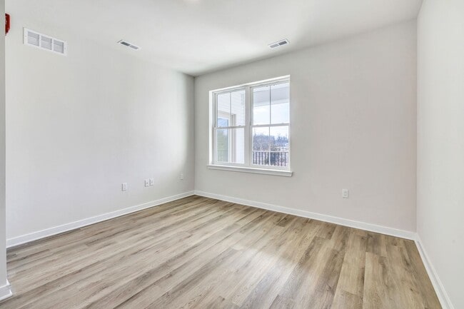 Interior Photo - Kinsley