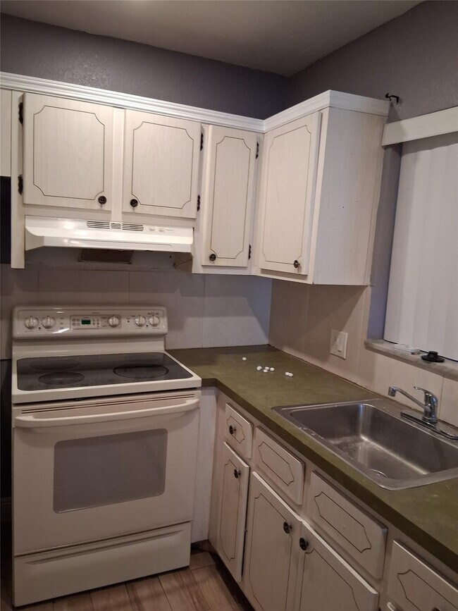 Foto del edificio - 1320 NW 43 Terrace