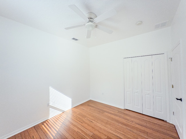 Foto del edificio - 4110 Andover Cay Blvd