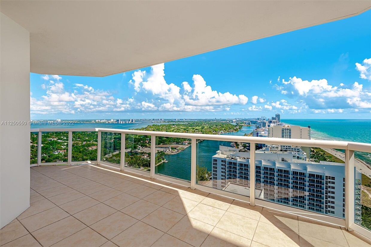 Foto principal - 4779 Collins Ave