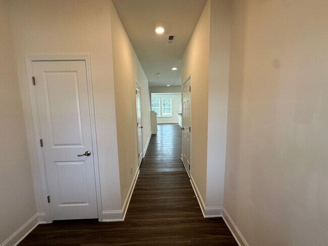 Building Photo - 4512 Queen Pierrette St