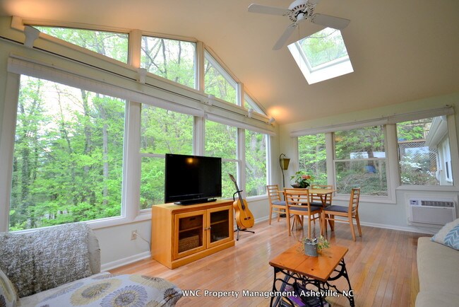 Foto del edificio - 34 Leisure Mountain Rd