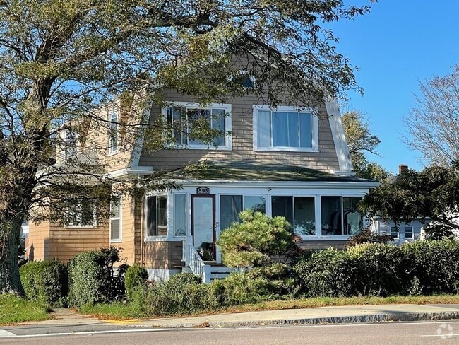 Building Photo - 593 Quincy Shore Dr
