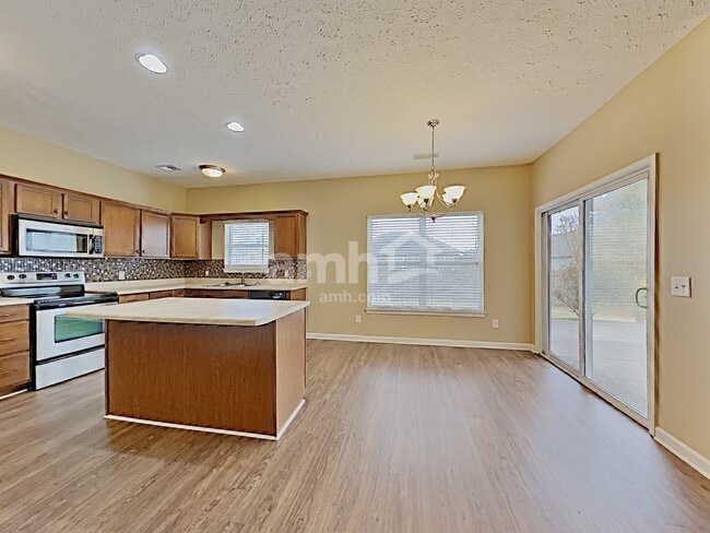 Foto del edificio - 533 Callie Ave