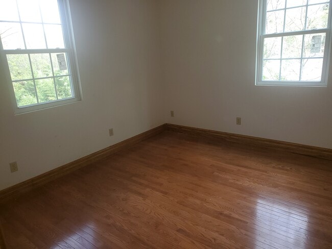 Building Photo - 2612 Vanderbilt Ave
