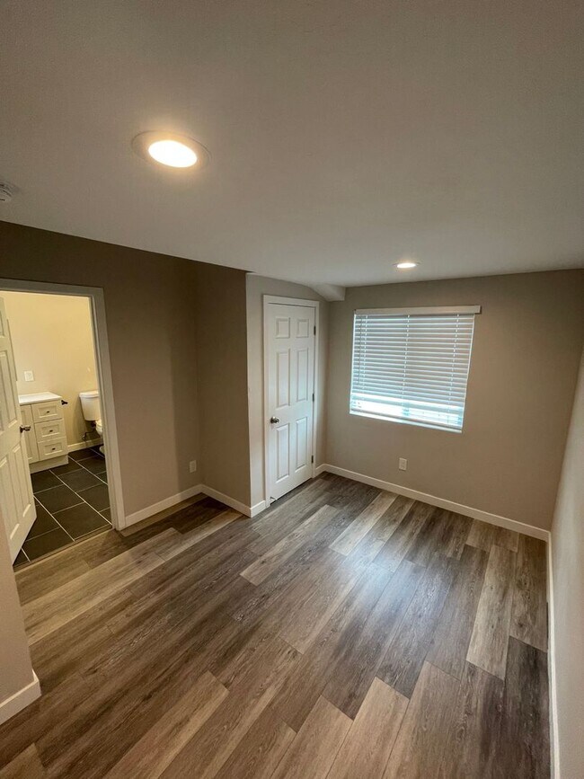 Foto del edificio - 5215-5217 Catoctin Drive