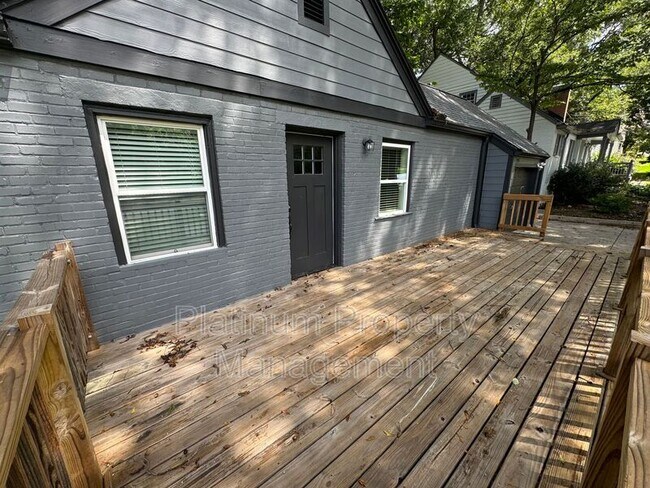 Foto del edificio - 2374 N Decatur Rd