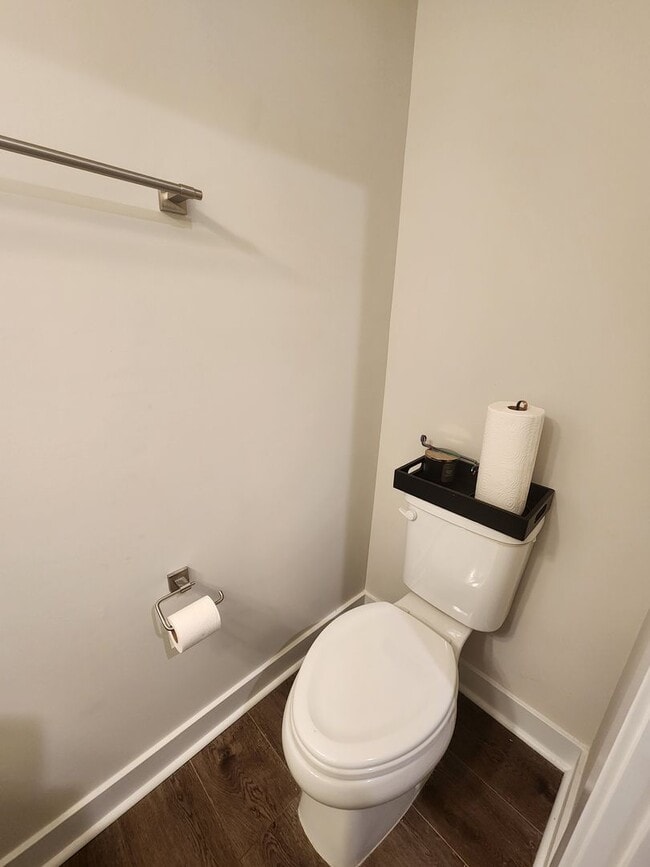 Building Photo - 3 Bedroom Townhome in Troutman