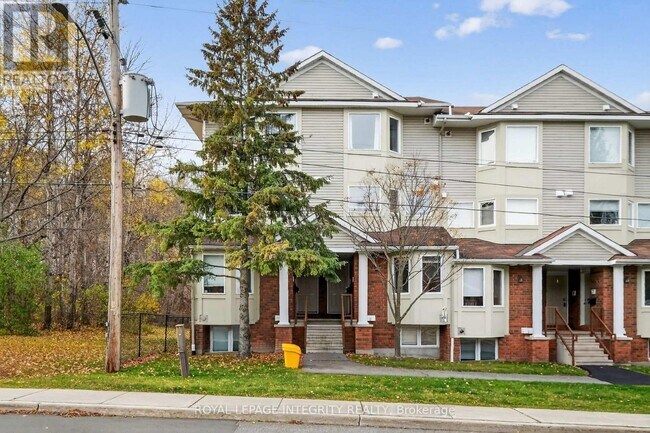 Photo du bâtiment - 1400 Wildberry Ct