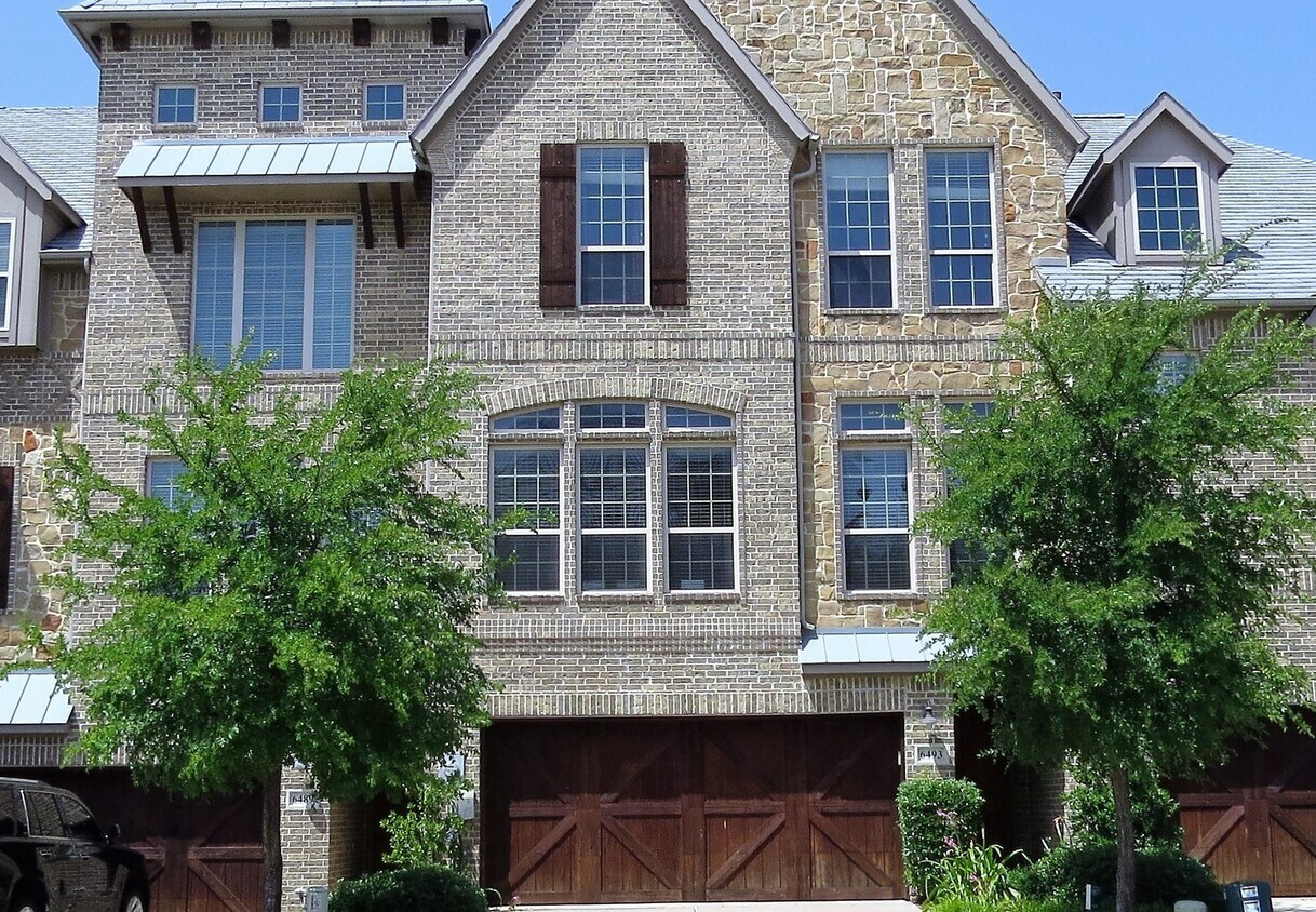 Primary Photo - Luxury Town Home
