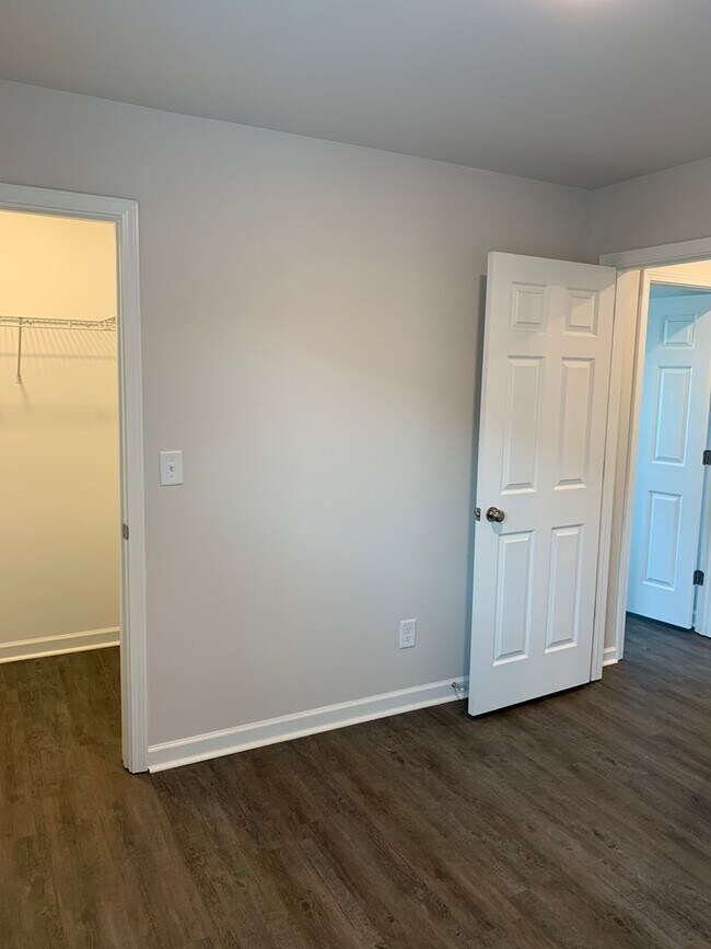 Foto del edificio - *Pre-Leasing*  Four Bedroom | Two Bathroom...