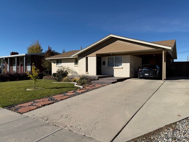 Building Photo - 8060 830 E