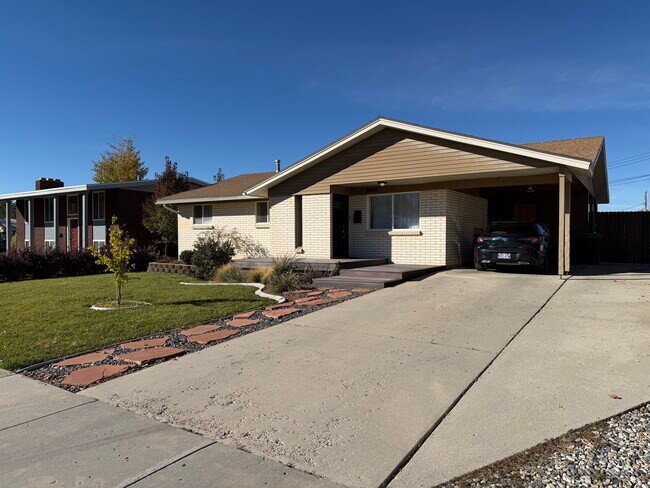 Foto del edificio - 8060 830 E