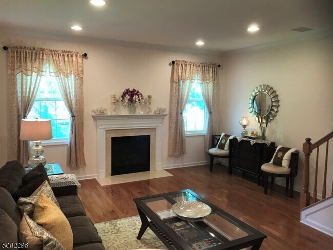 Foto del edificio - 449 Hartford Dr
