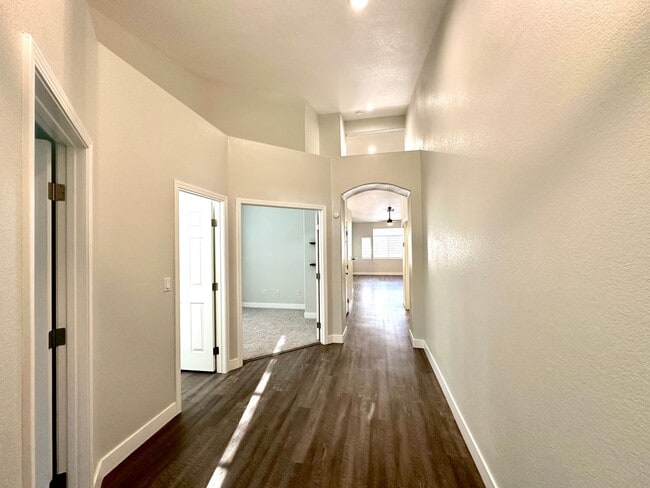 Building Photo - Aurora 4-By Pinnacle Homes