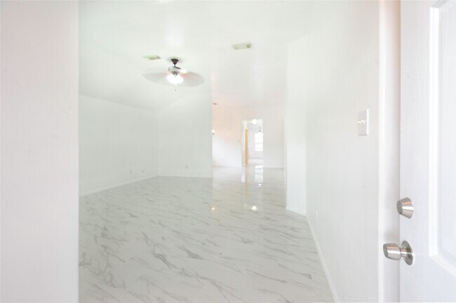 Building Photo - 7103 Bryton Park Dr