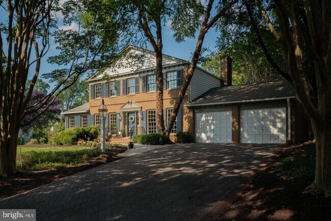 Foto del edificio - 1197 Meadow Green Ln