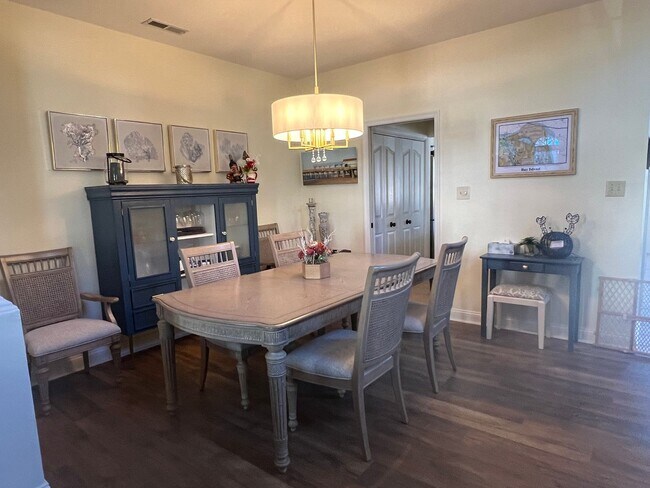 Building Photo - LYNNHAVEN SHORES
