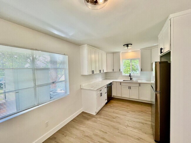 Foto del edificio - Newly Renovated 3bed 2bath Home in Skyway  neighborhood in South Seattle