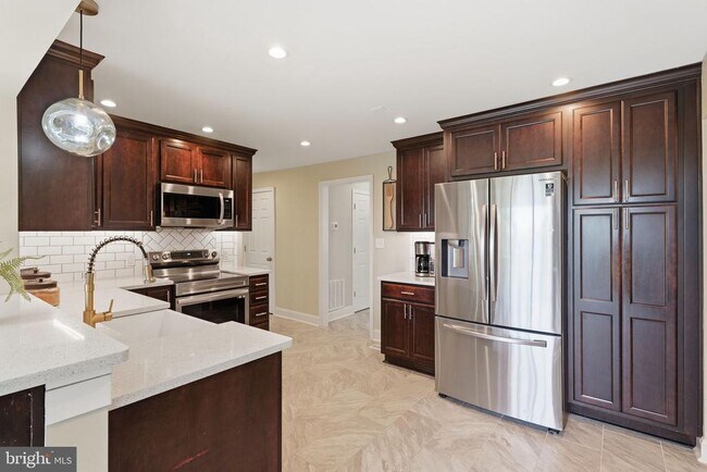 Foto del edificio - 5642 Jefferson Blvd