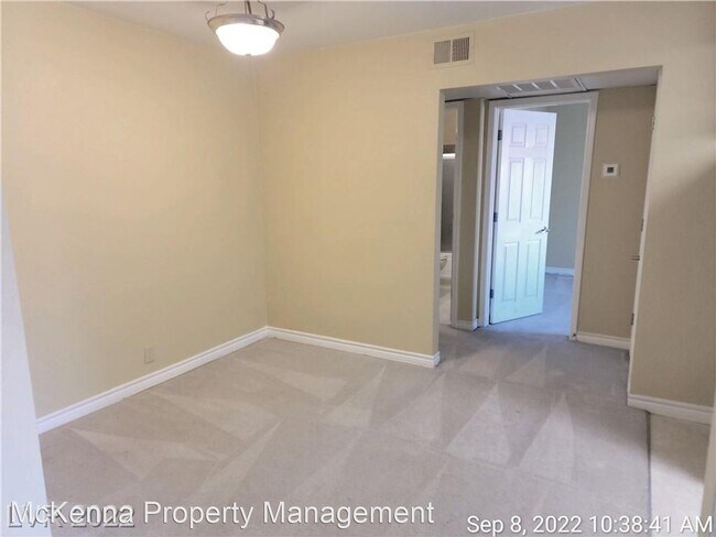 Foto del edificio - 1 br, 1 bath House - 5061 River Glen Dr. #66