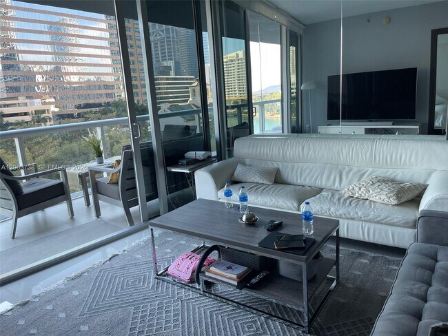 Foto del edificio - 495 Brickell Ave